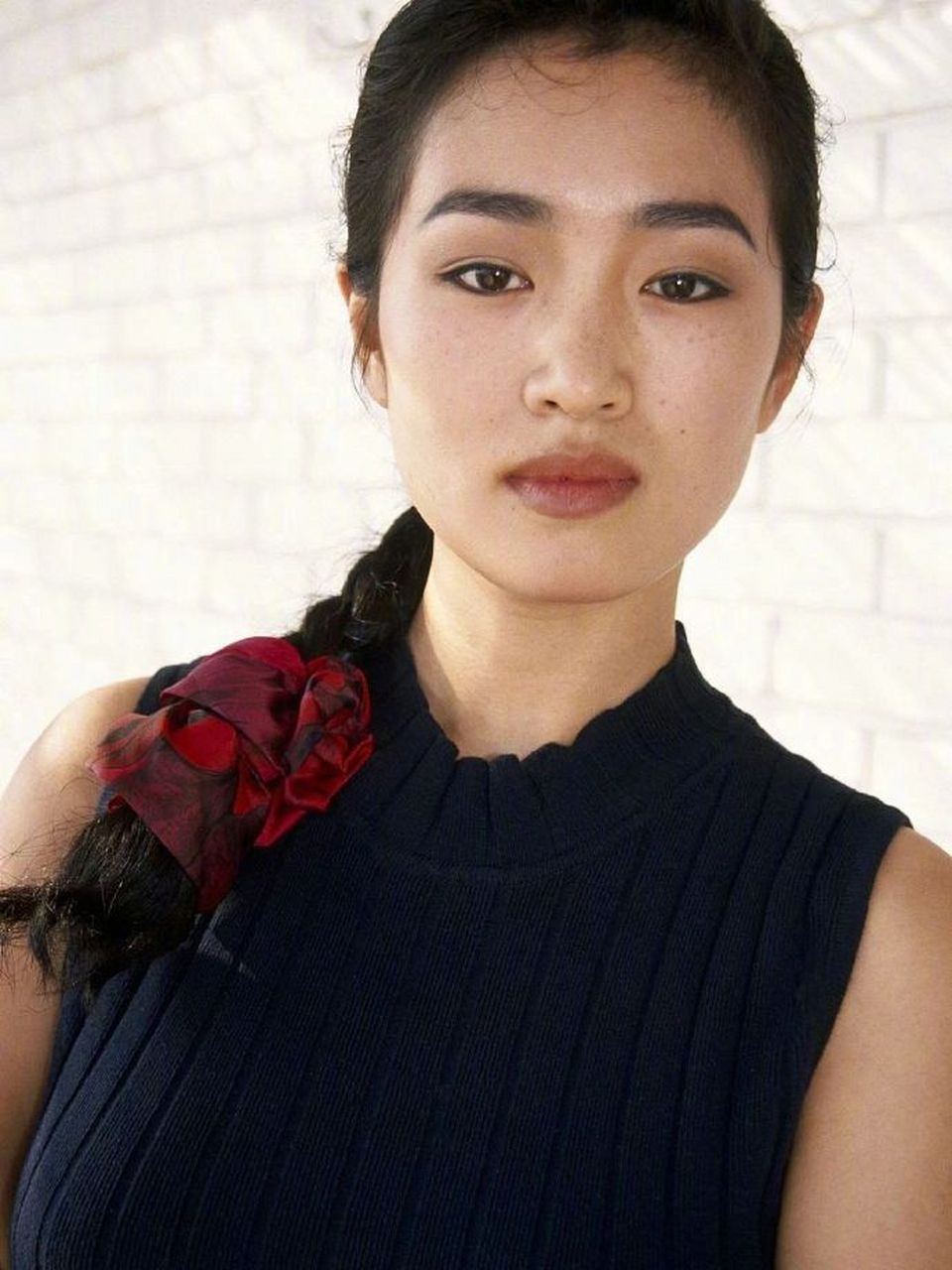 回顾一下巩俐的老照片,张艺谋的审美好一致,巩俐章子怡刘浩存.