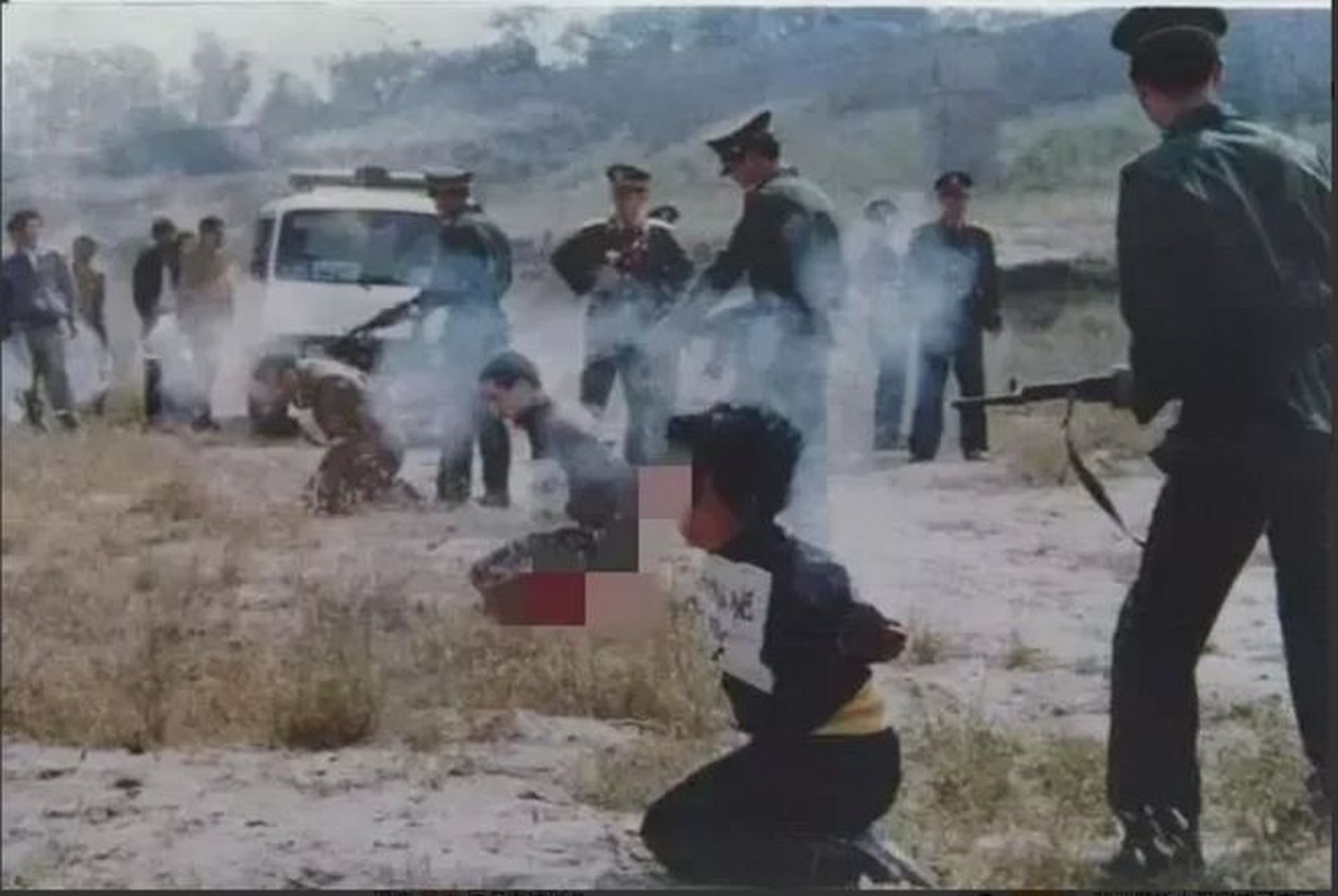 在上世纪80年代,武警部队执行死刑的场面在中国大陆很常见.
