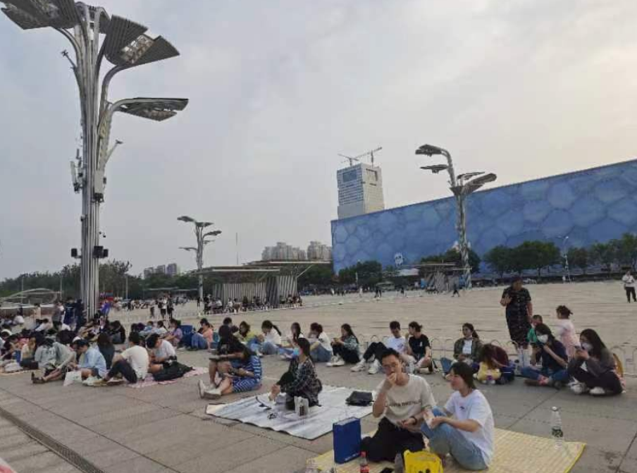 五月天cue了场外摇滚区