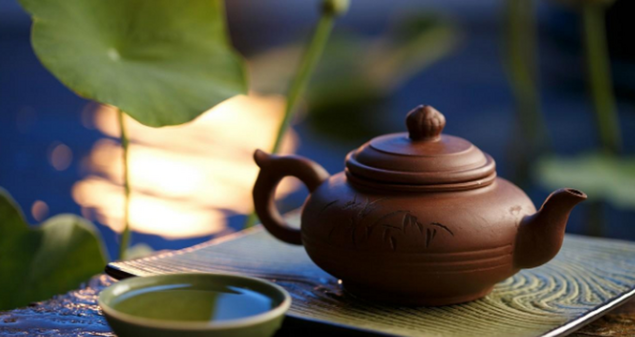 越来越多的人喜欢喝茶,尤其是老年人,每天总要泡一壶茶喝,常喝茶的人