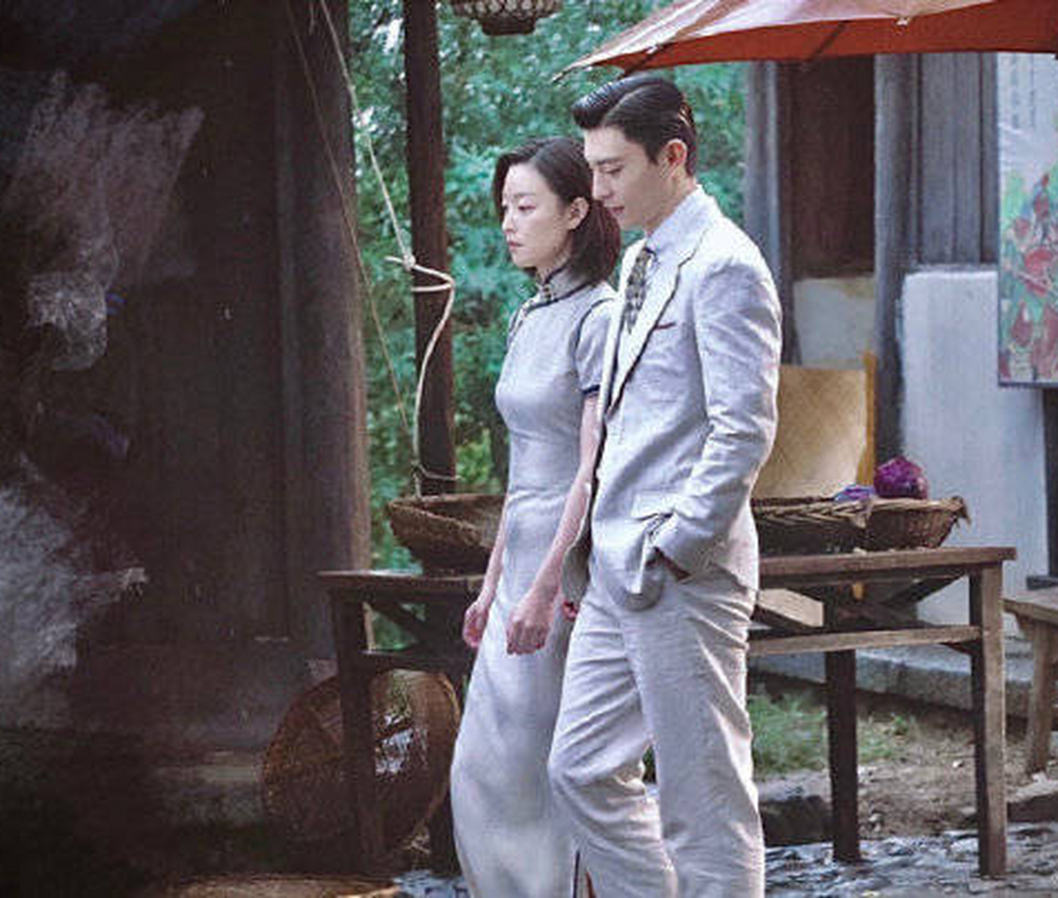 邓伦倪妮同框路透曝光 民国唯美风氛围感 邓伦,倪妮合作新剧曝光一组