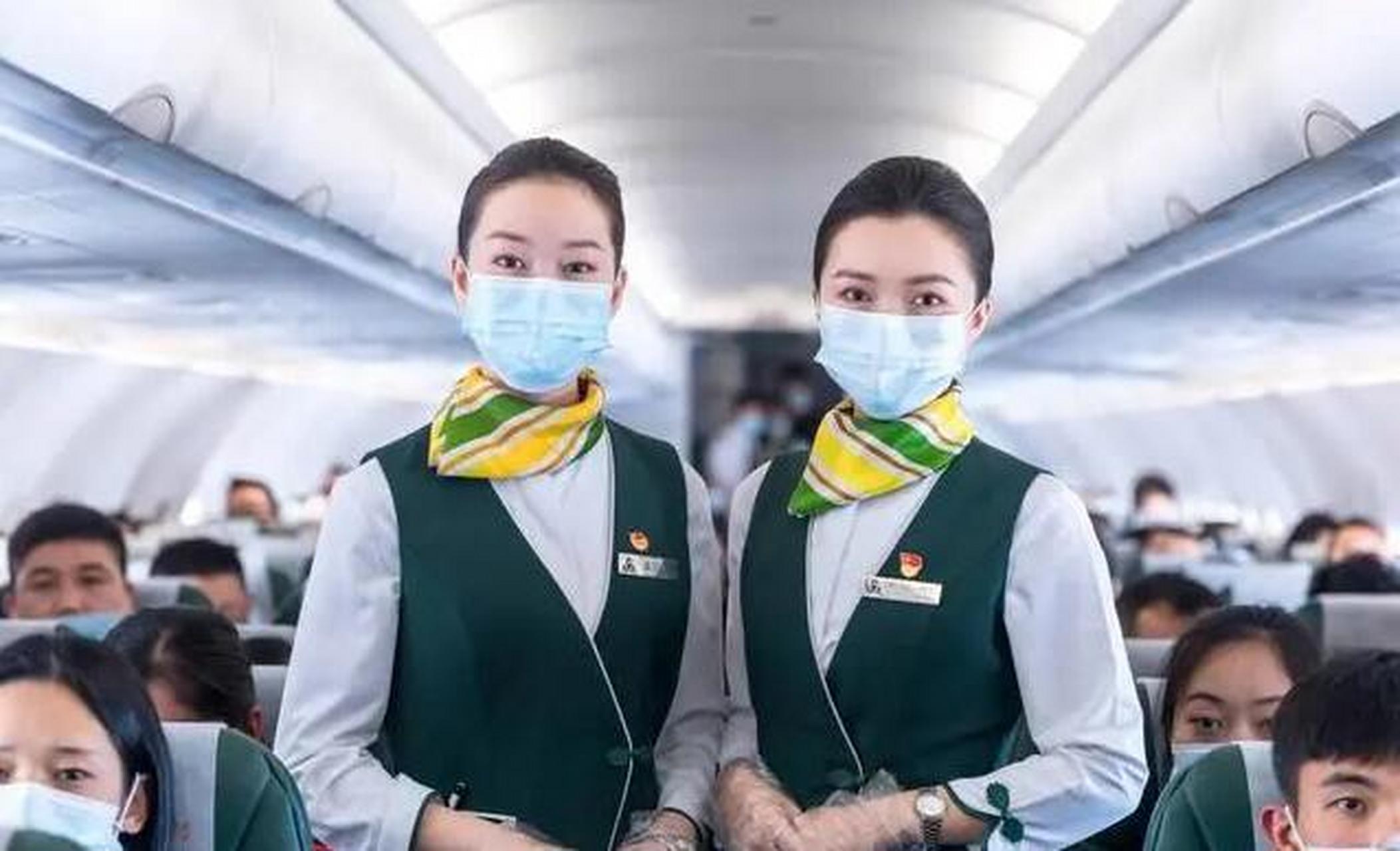 春秋航空"空姐侮辱乘客,称"什么货色都能坐飞机了".