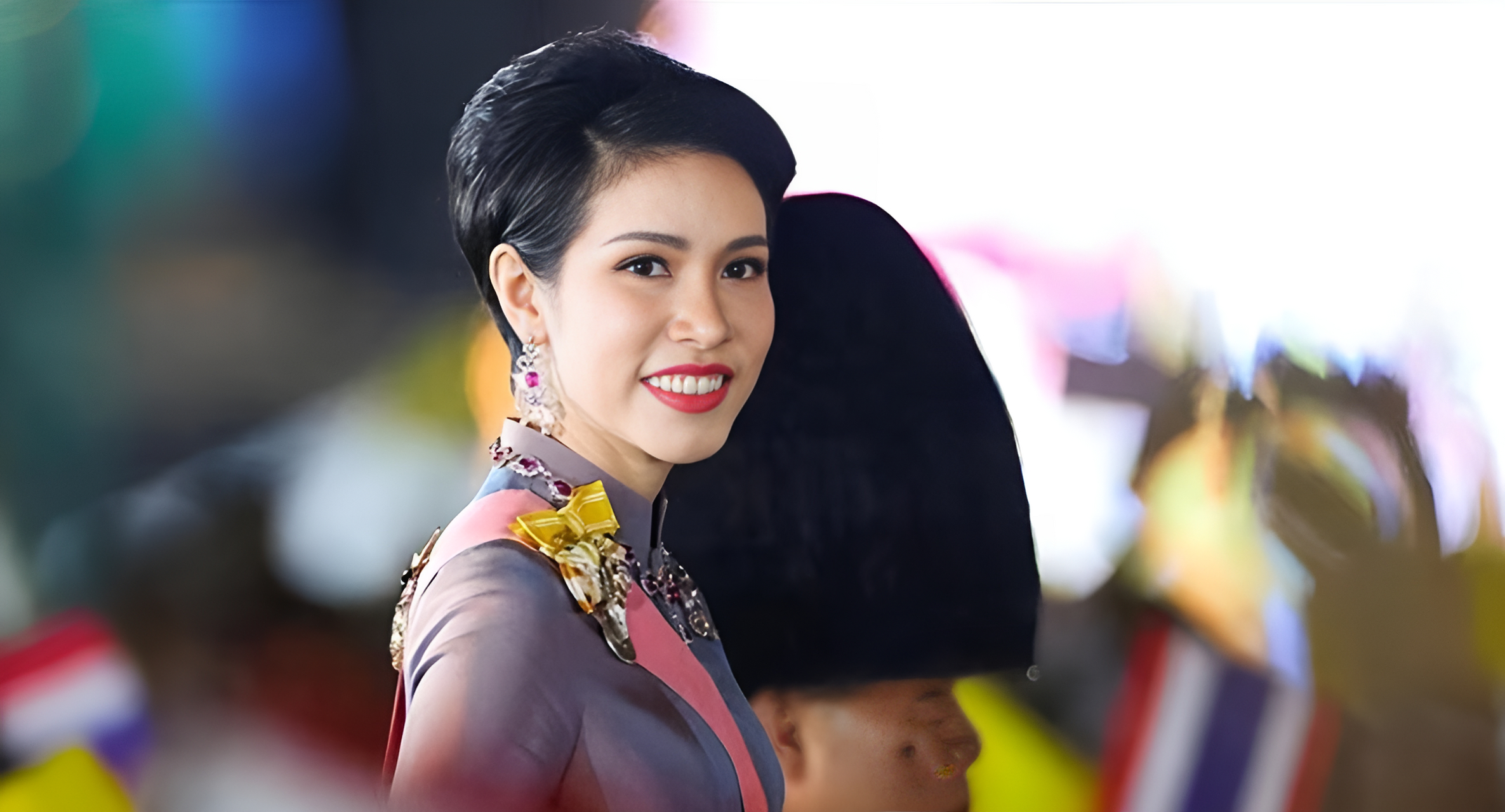 诗妮娜为何失踪11个月,又为何返回泰国?