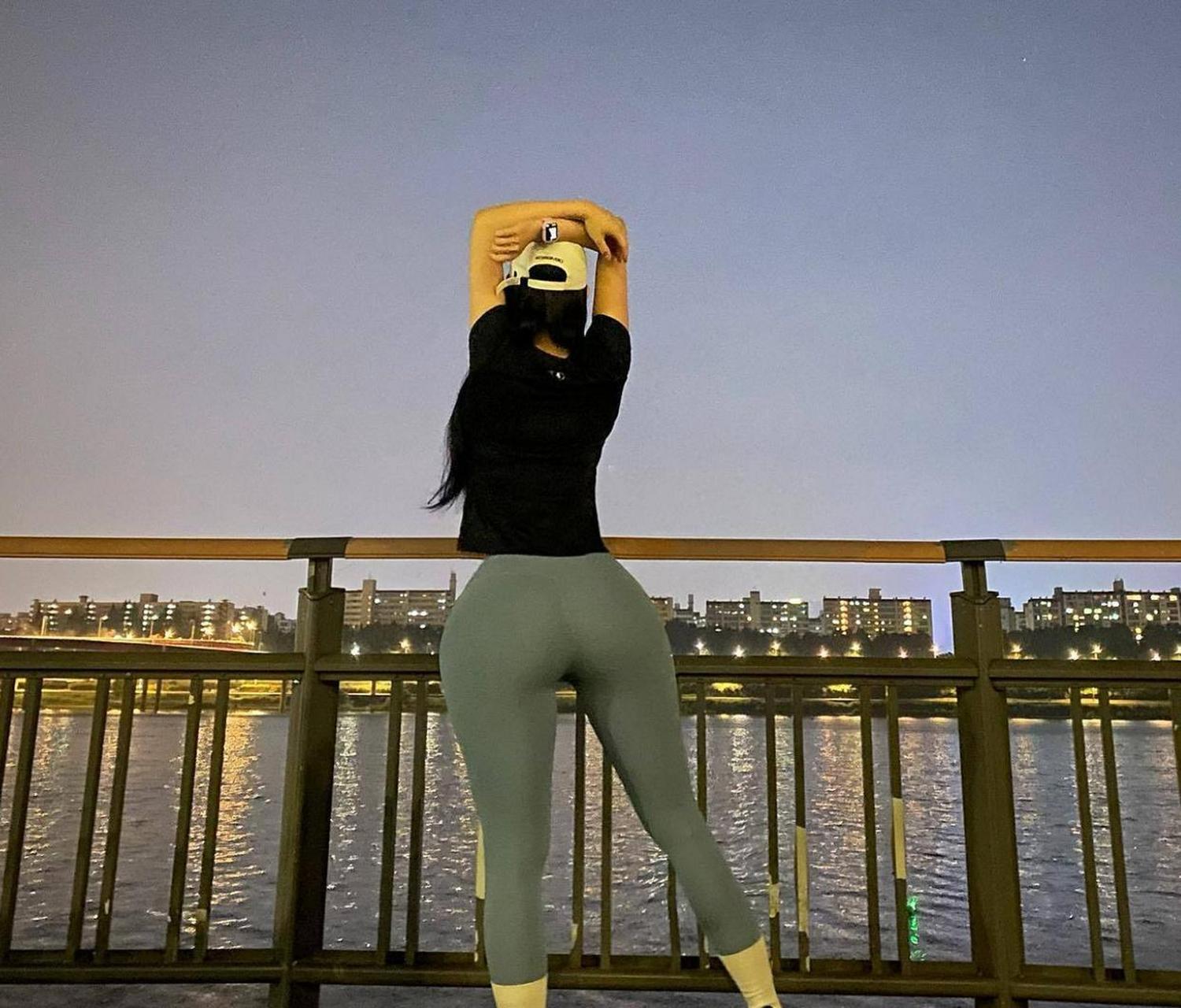 坚持每天夜跑,让我很快乐. #百家号星火计划# #搞笑趣味图