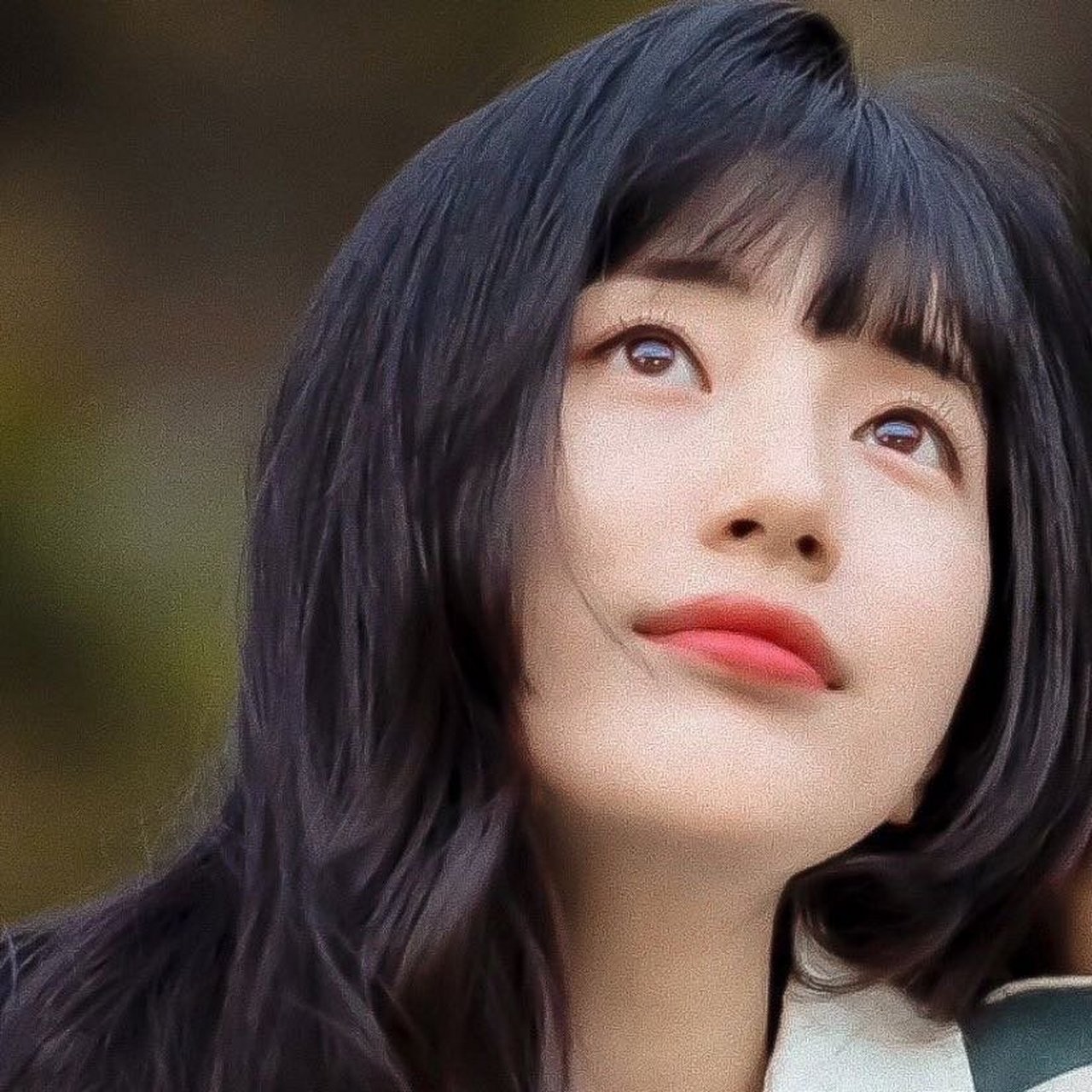 韩国明星秀智的新素颜照曝光了,她最近拍摄了新的vlog,状态可以说大好