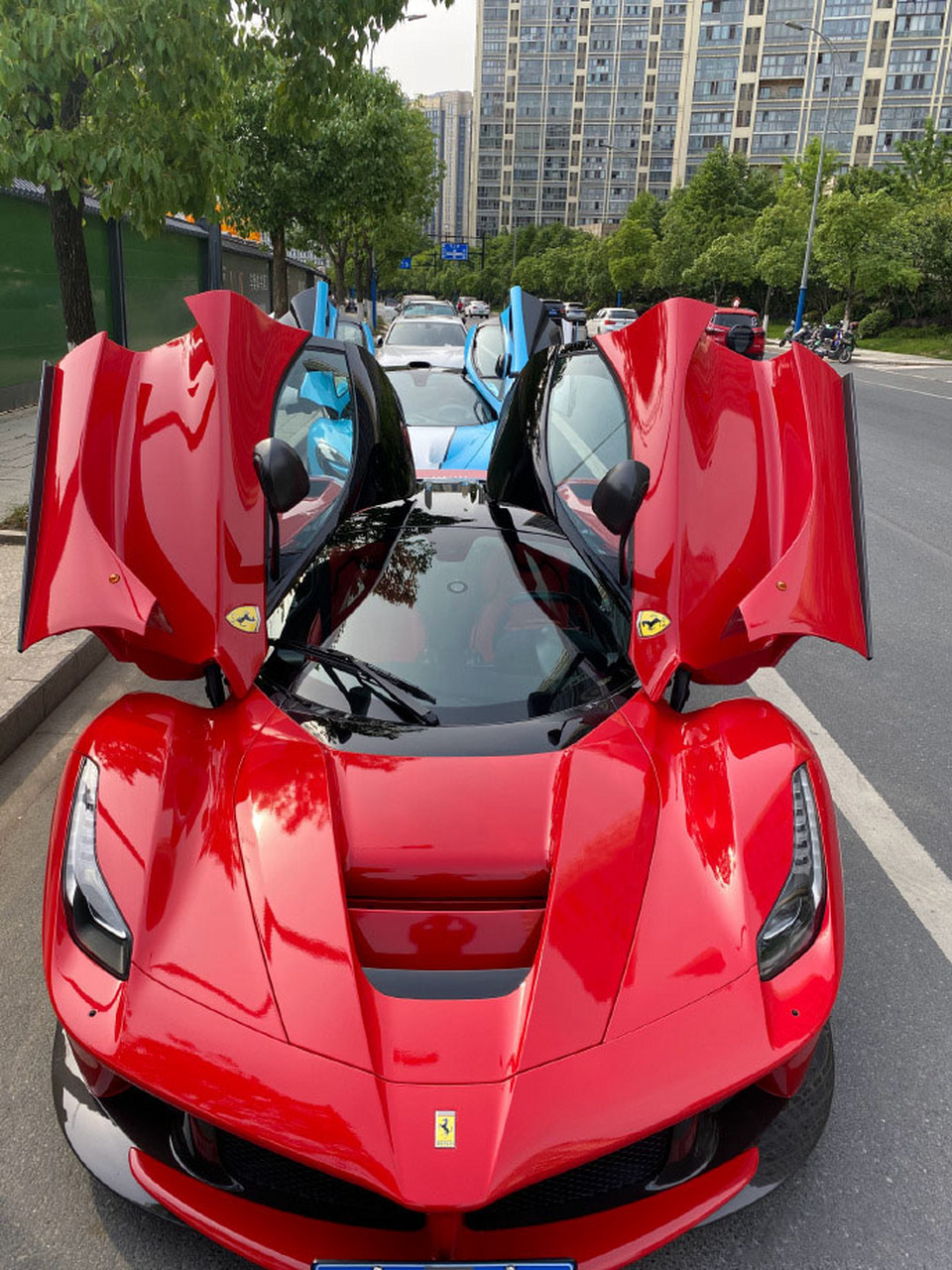 车圈儿520# 尊贵的法拉利拉法车主你好,请尽情地拥抱我吧[色]#车型
