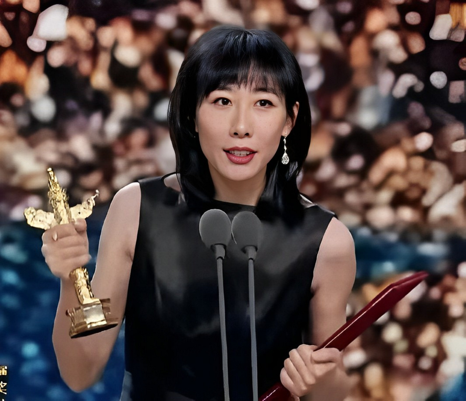 恭喜演员任素汐获得第18届华表奖杰出女演员奖.