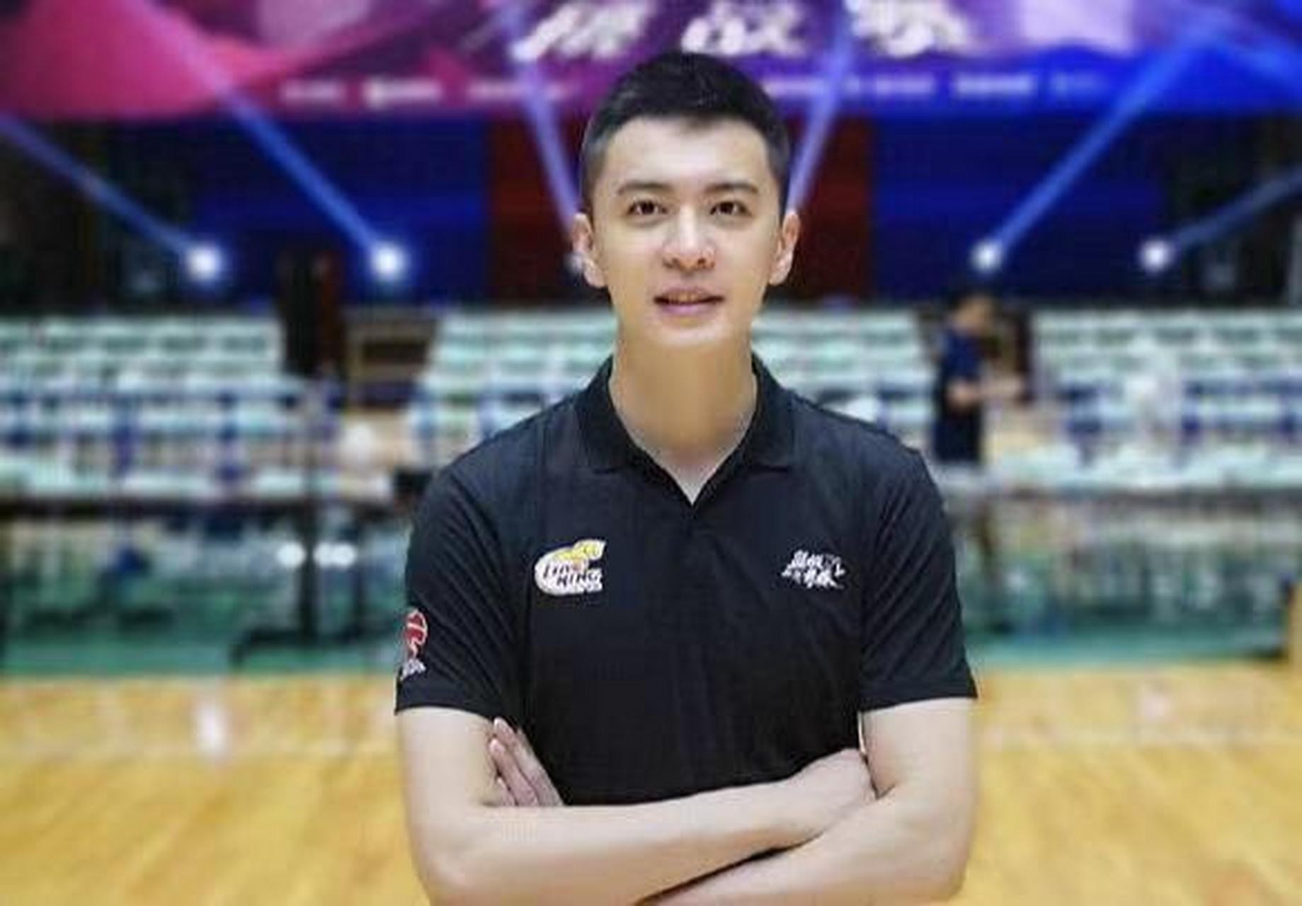 执教生涯3年2冠,杨鸣跻身cba名帅行列!