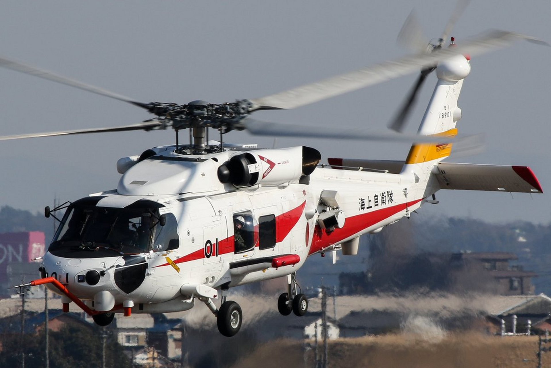 日本海上自卫队最新的sh-60k反潜直升机,同样是三菱重工小牧南工厂的