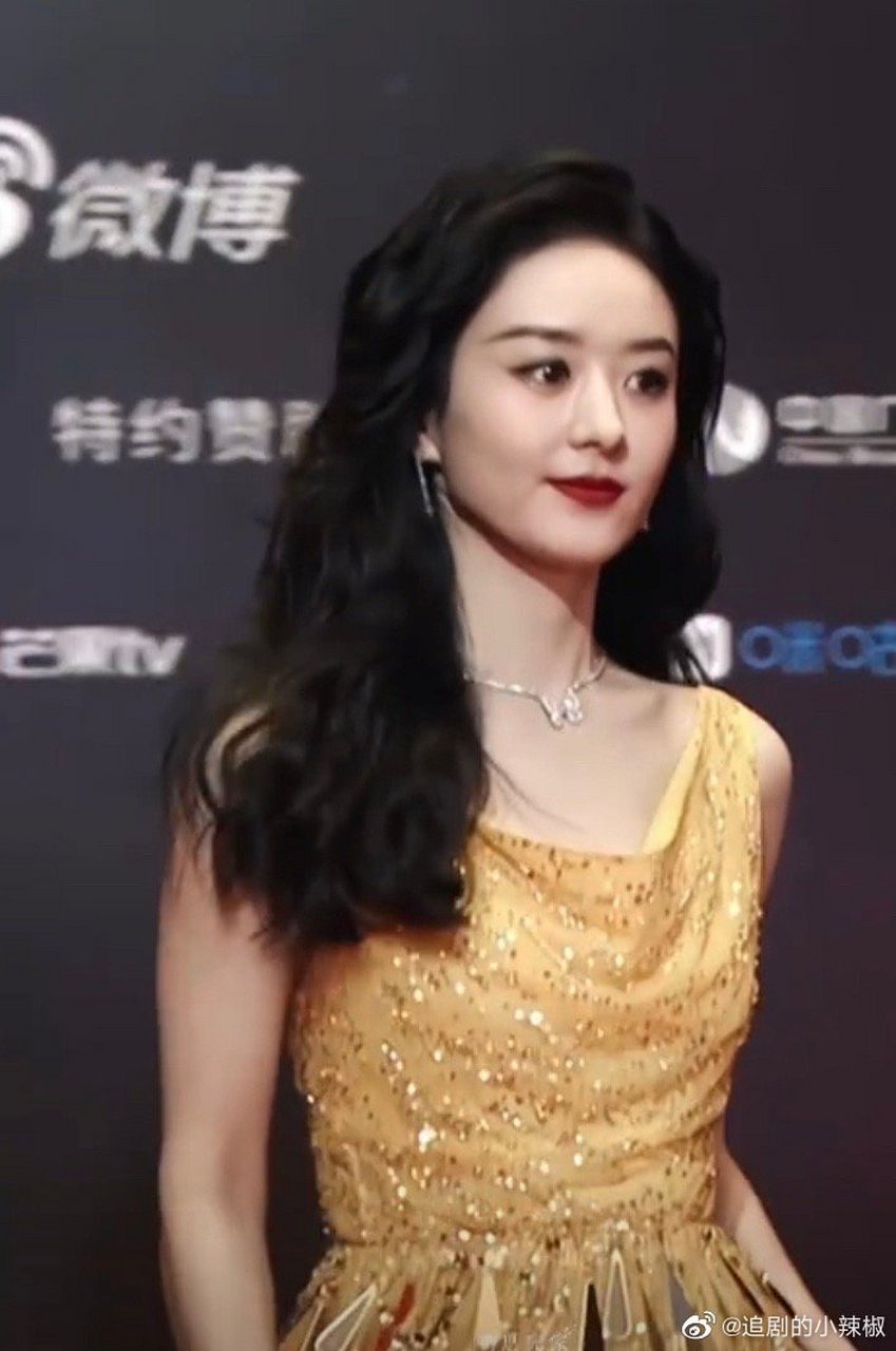 赵丽颖微博之夜红毯造型,生图好鲨,说了有她吧