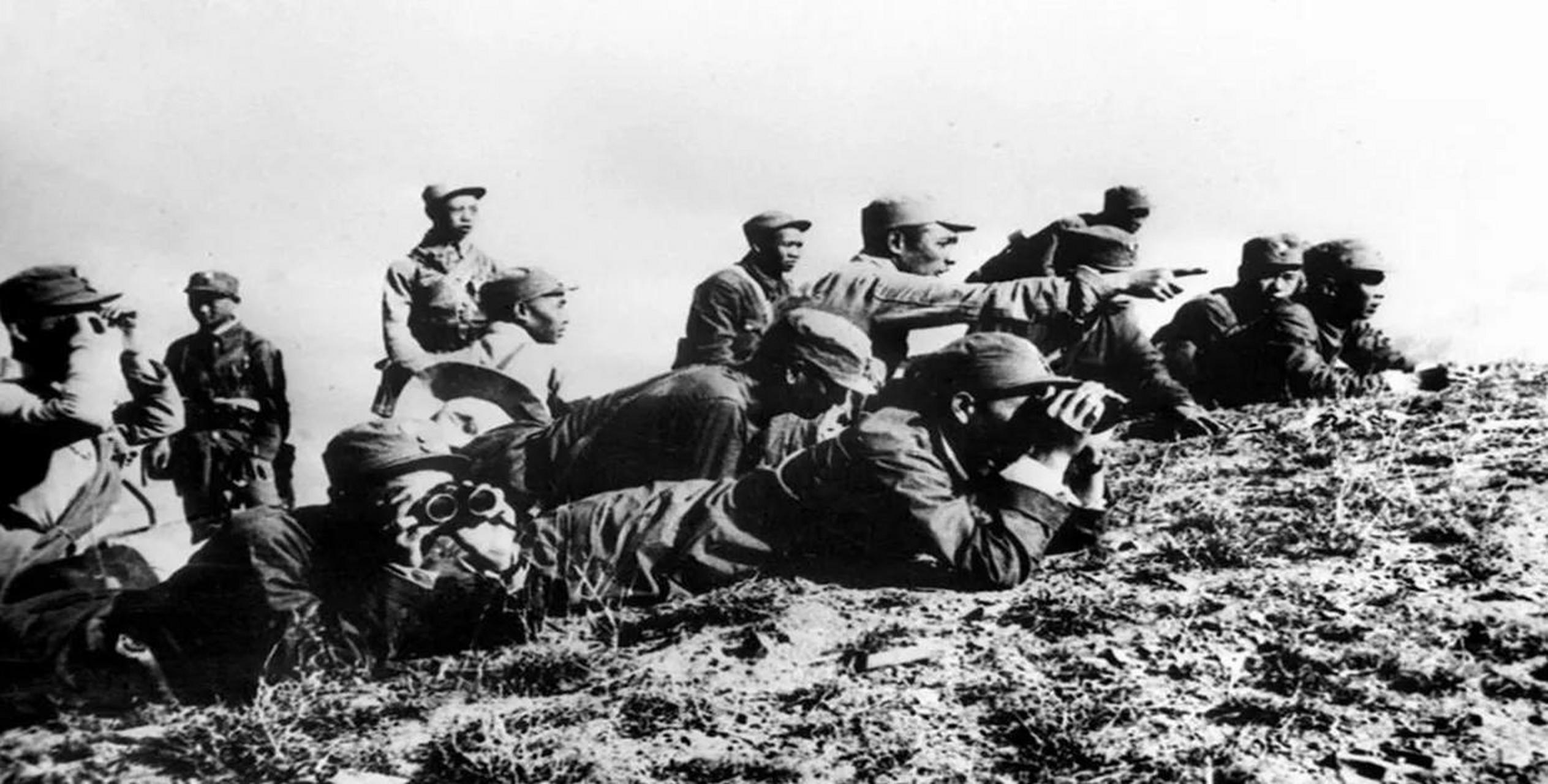 邓永耀烈士,湖南茶陵人.出生于一户贫苦农家.小学毕业后即参加劳动.