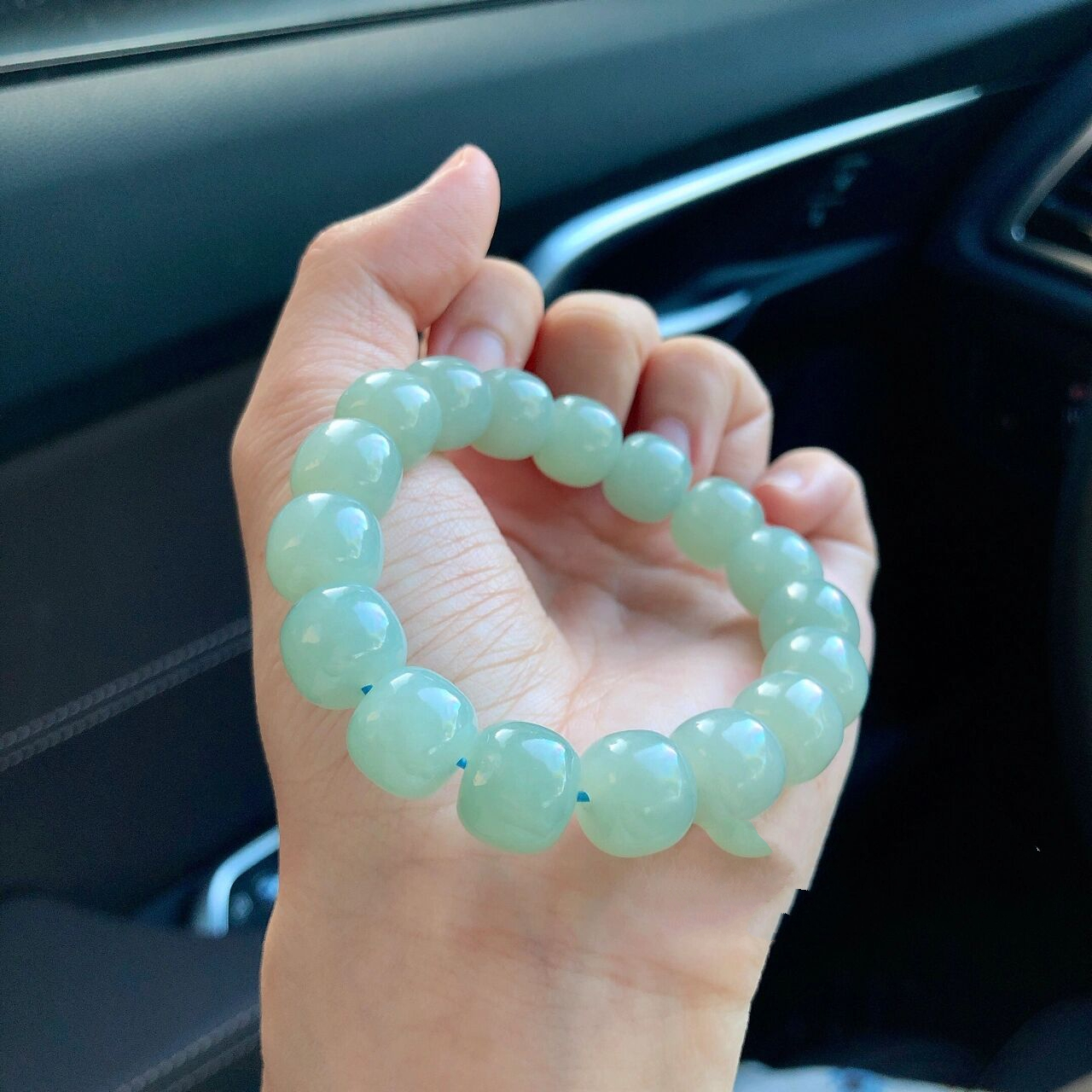 和田玉且末蓝手串|醉人的奶油蓝	"颗颗饱满冰润,精选好料 珠子12*10.