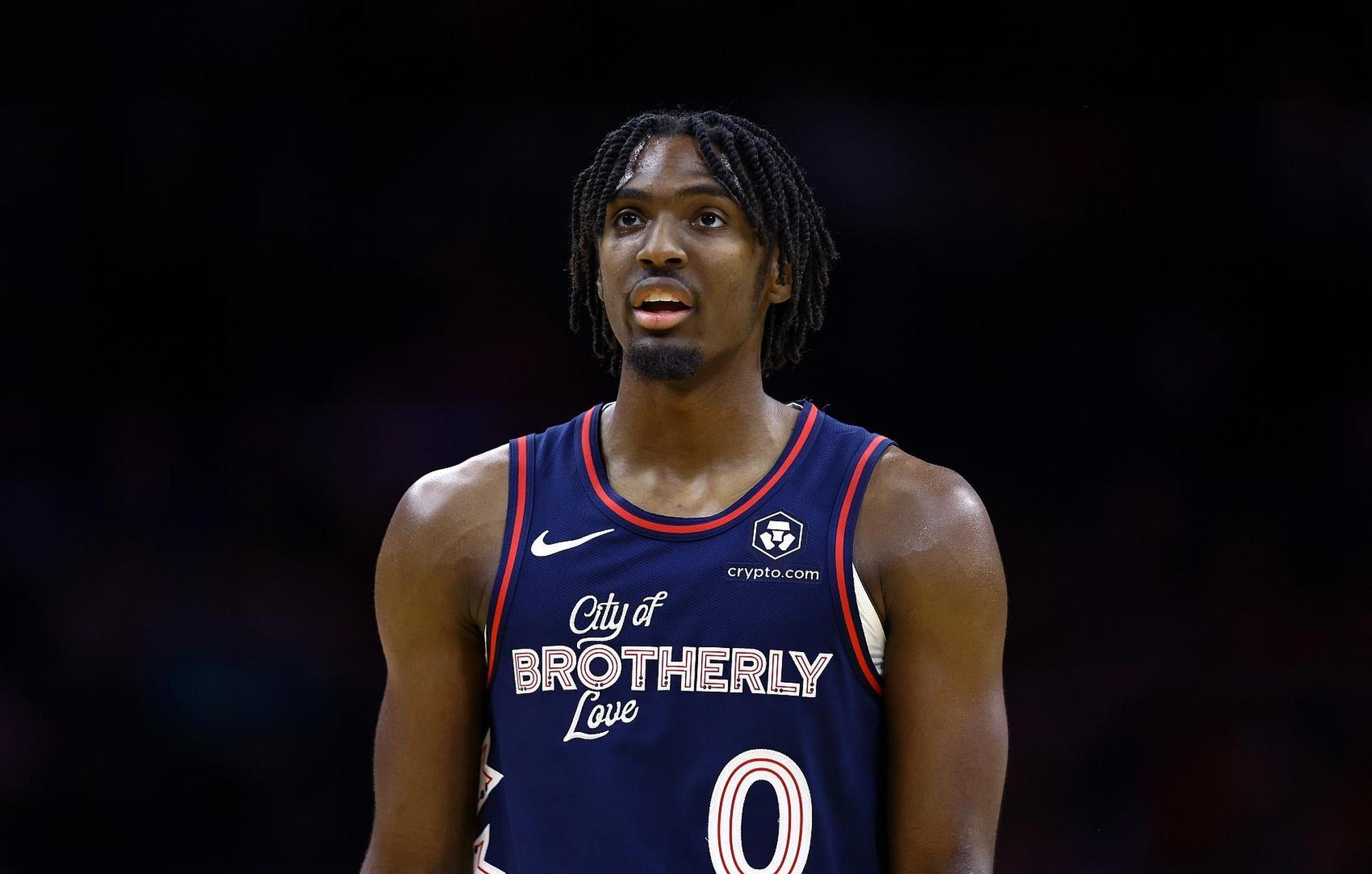 马克西:76人之光  北京时间12月9日,在nba常规赛中,76人队在主场以125