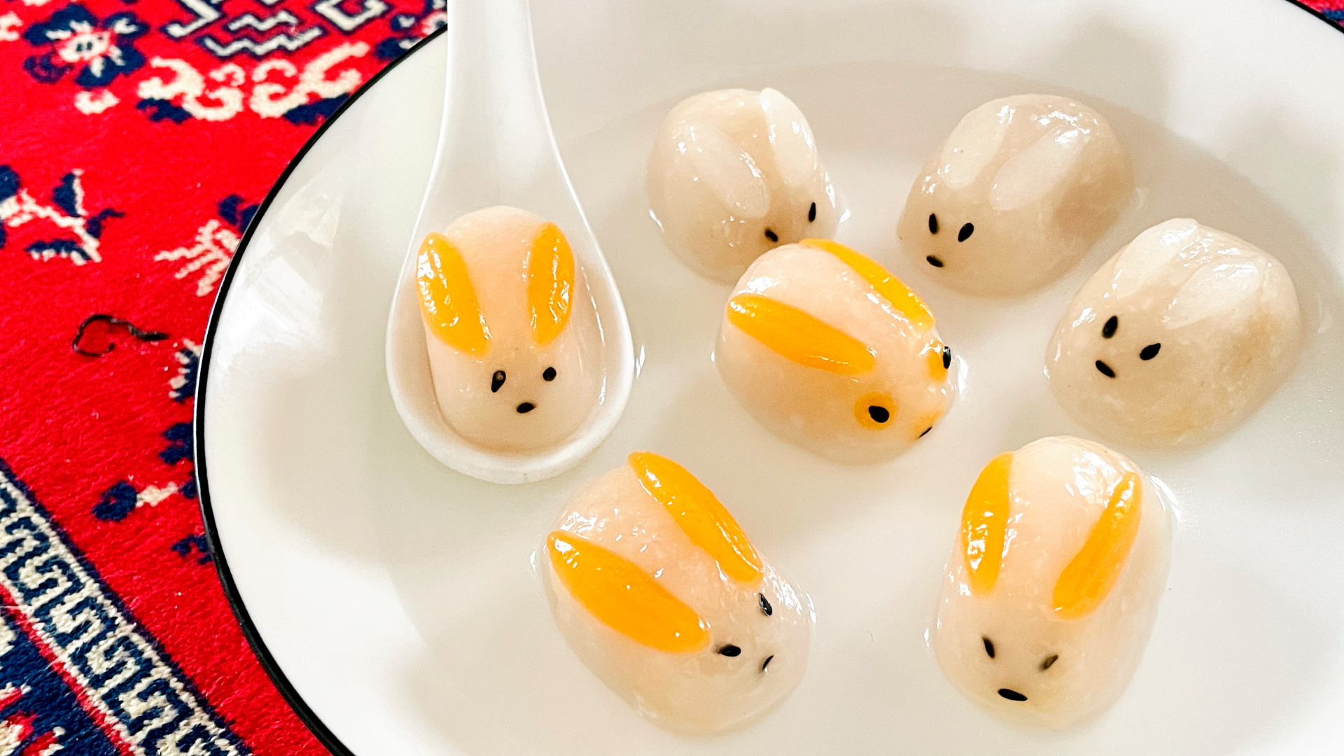 小兔子造型汤圆经验分享 今年第二次做小兔子汤圆了,这会造型比上次