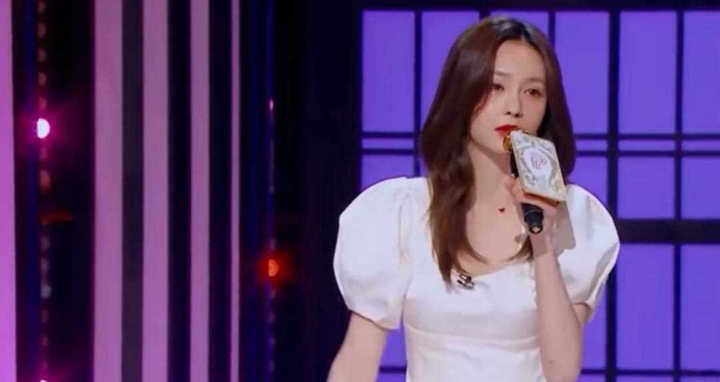 继上次在脱口秀节目《听姐说》上自曝催婚不成后,这一次在《让生活