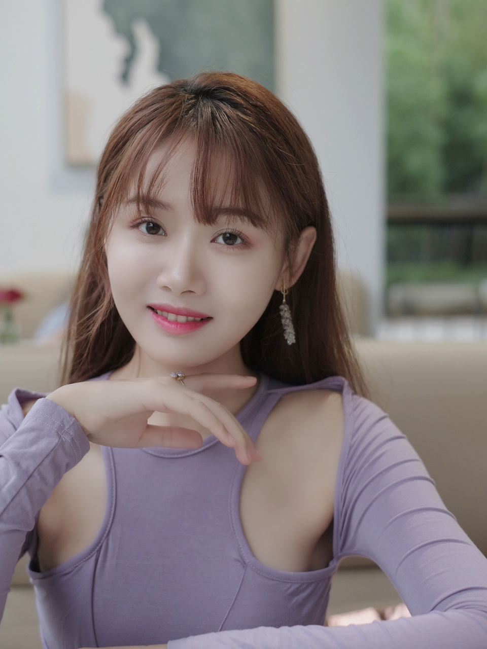 碧柔卸妆油卸完妆脸部嫩嫩的而且不干,重点是卸的很干净,有很多我