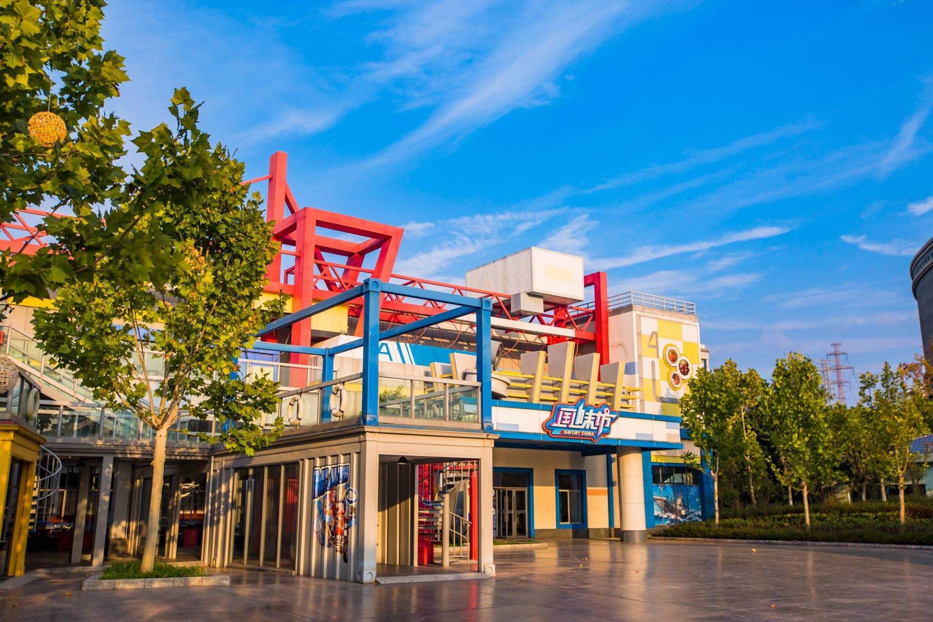 江西赣州的方特东方欲晓,是一座集红色旅游,游乐园体验和科技探索于