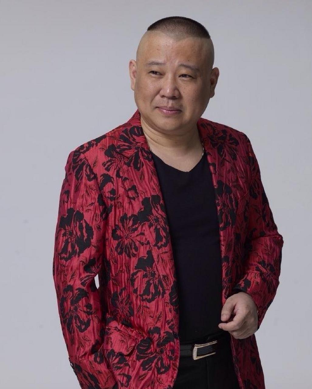 郭德纲说:德云社里有一个人,每天不工作还拿最高的工资,上班时间还敢