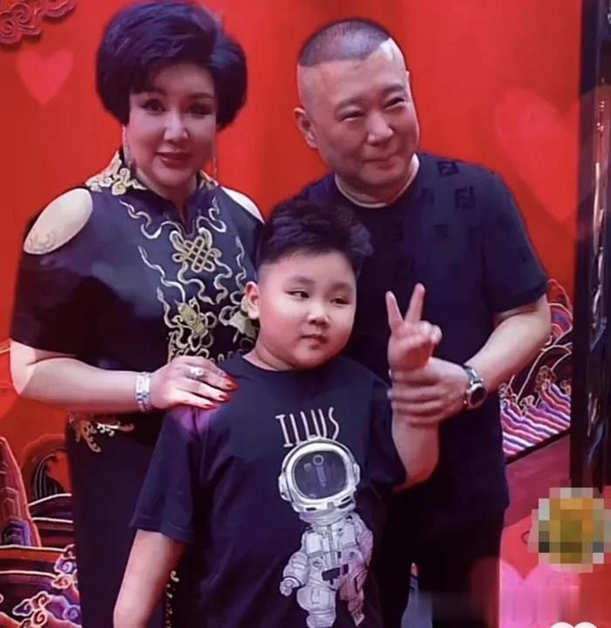郭德纲老婆王惠现在满脸透露着精明和不好接近,怪不得郭麒麟很少回家