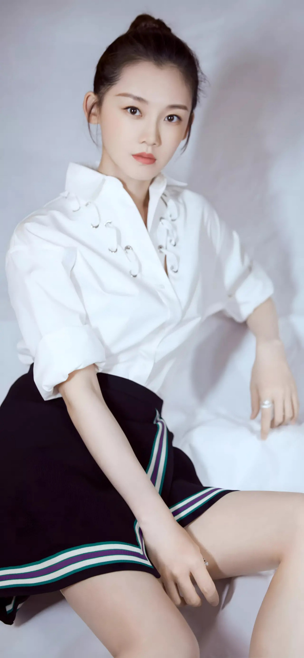 高清无水印壁纸:苗苗气质写真