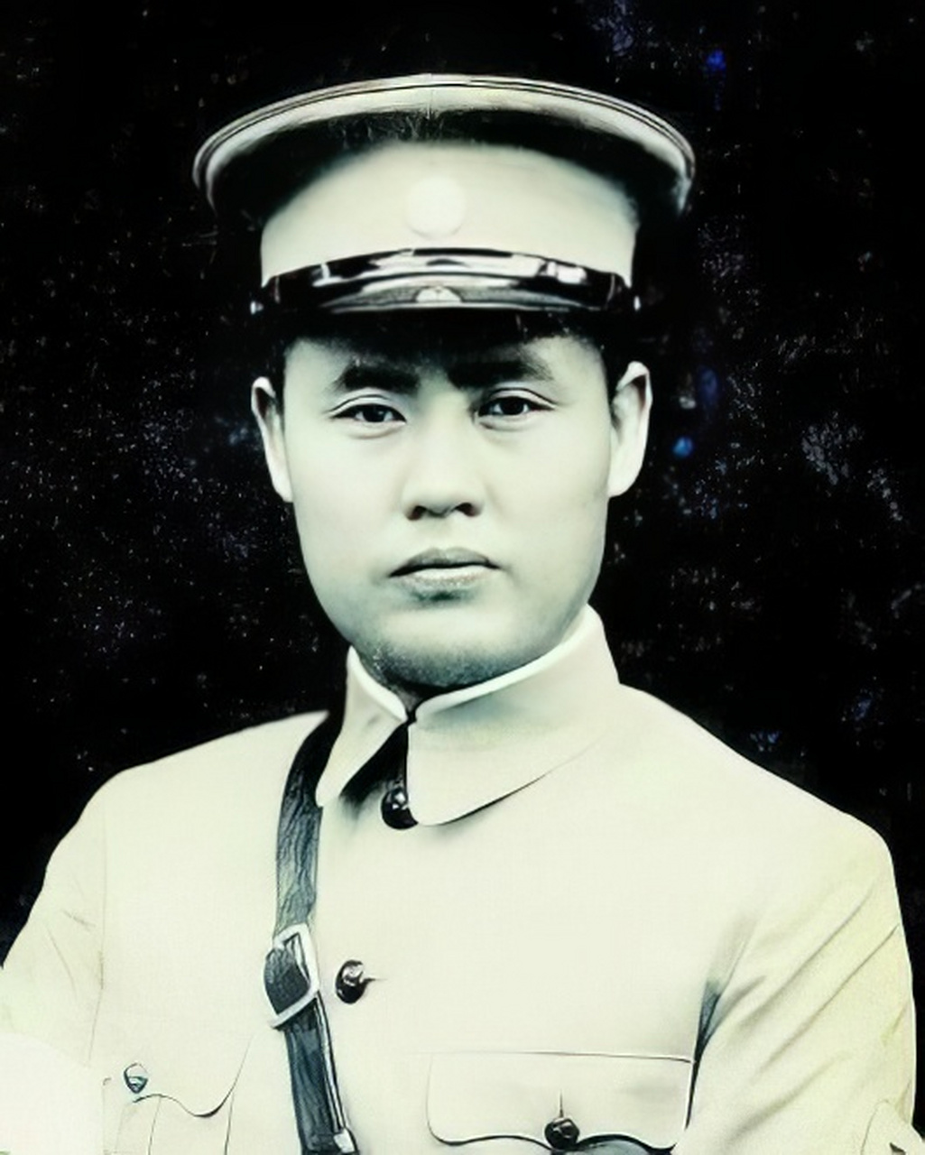 傅作义将军是国民革命军将领,抗日名将,追求进步的国民党员.