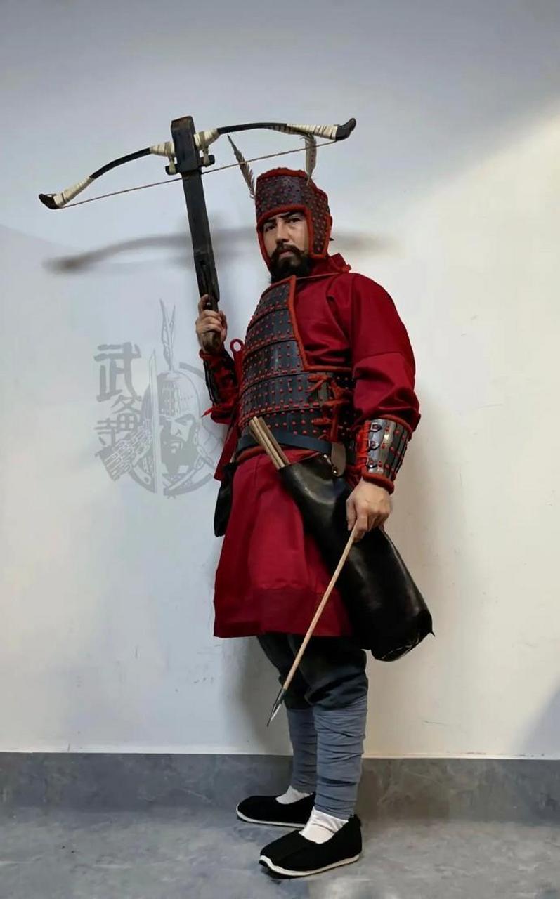 中国甲胄之,汉代甲胄 汉代弩兵复原,远程兵