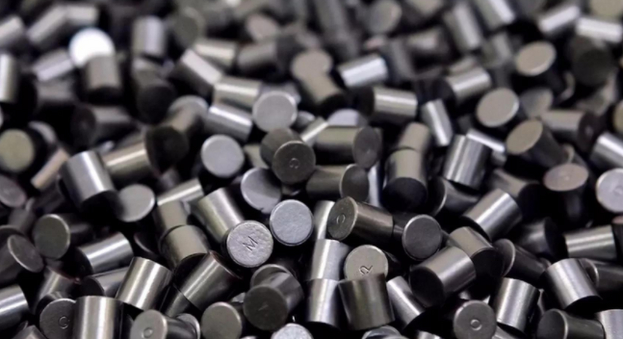 25吨高浓缩铀出口到中国,这笔交易俄罗斯收获颇丰 目前,国际市场价格