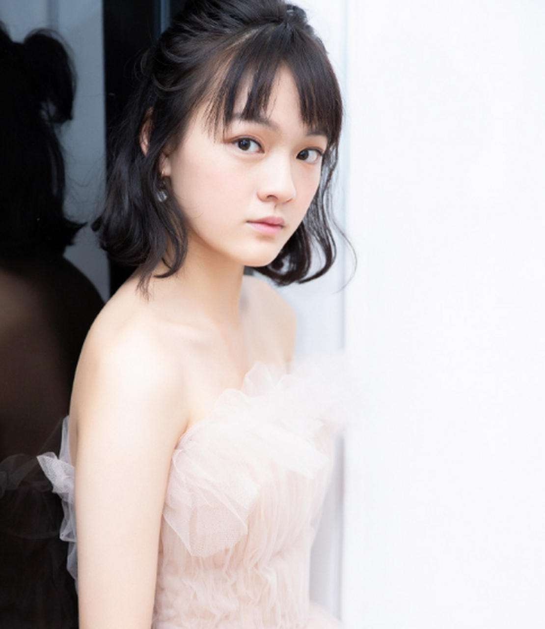 文淇原名陈文淇,早年出演了民国悬疑剧《淑女之家》后,开始正式踏入