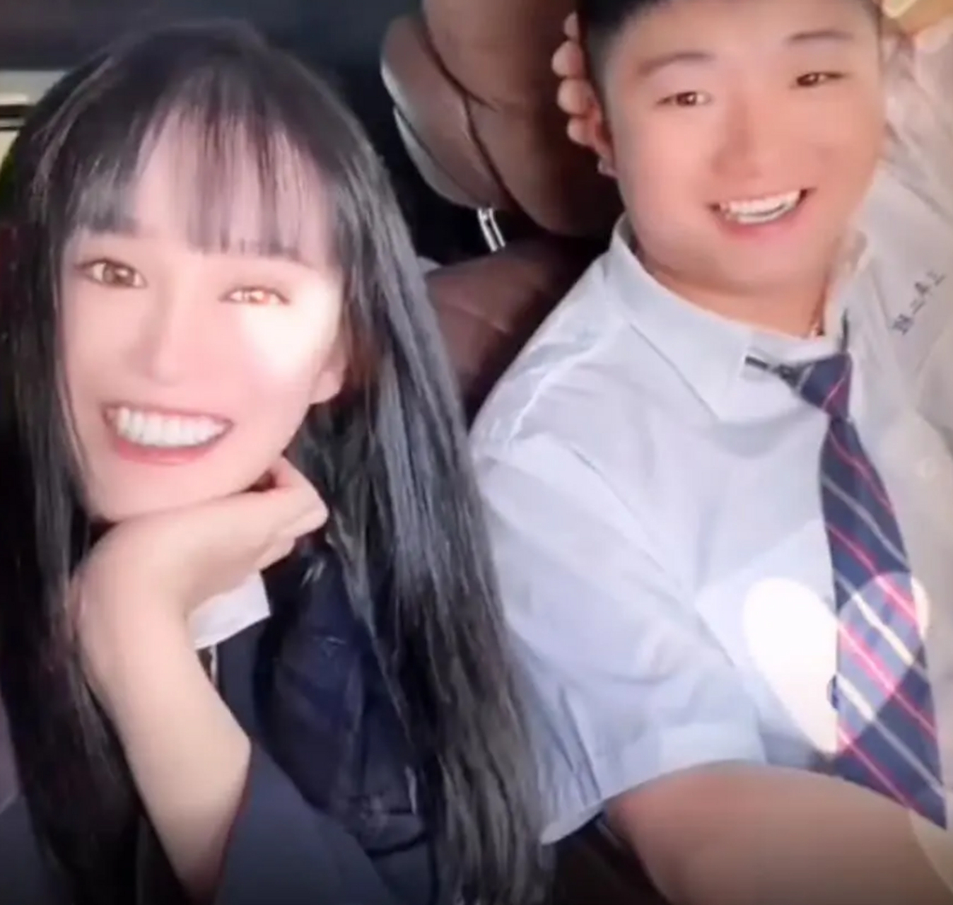 日前,赵本山女儿球球与男网红白小白合作拍摄mv,两