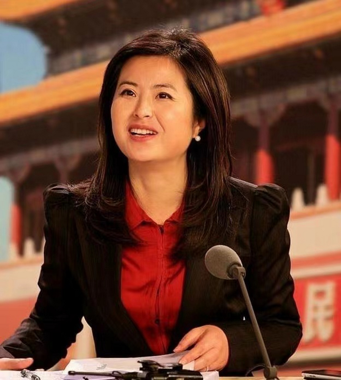 2015年,42岁的前央视主持人张泉灵,竟然与31岁月薪5000的陈磊有了交集