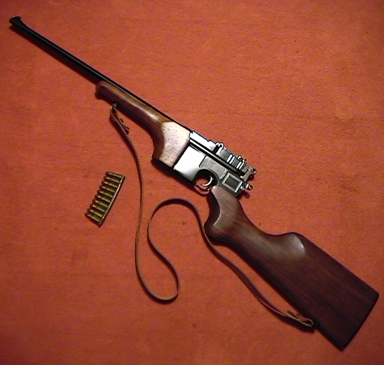 毛瑟卡宾枪,拉长版的驳壳枪.