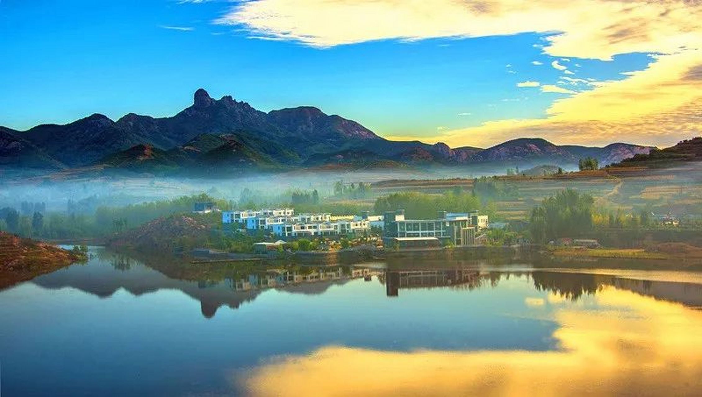 五莲县,日照下辖县,位于日照北部,北接潍坊,东临青岛,因五莲山得名.