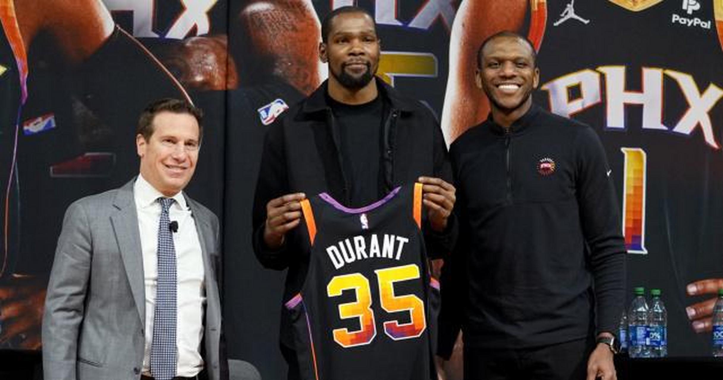 2月19日,全明星周末的采访环节,杜兰特谈到申请交易的话题,疑似回应