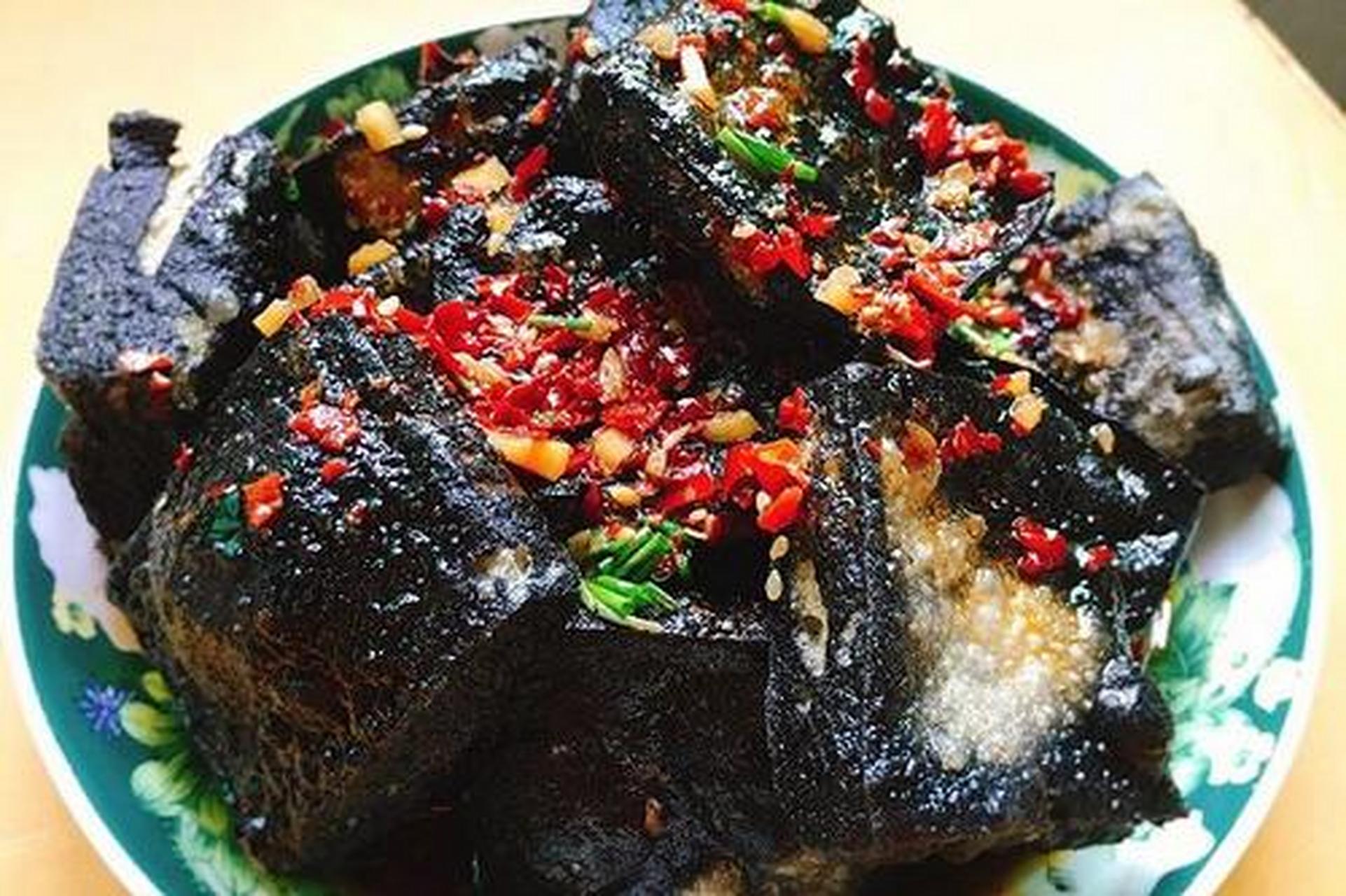 解释:臭豆腐里有硫化氢没错,这是含硫氨基酸降解产生的,咸鸭蛋,皮蛋