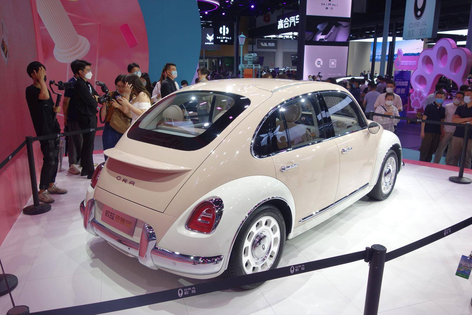 欧拉芭蕾猫是长城汽车旗下的紧凑型车,造型可爱圆润.