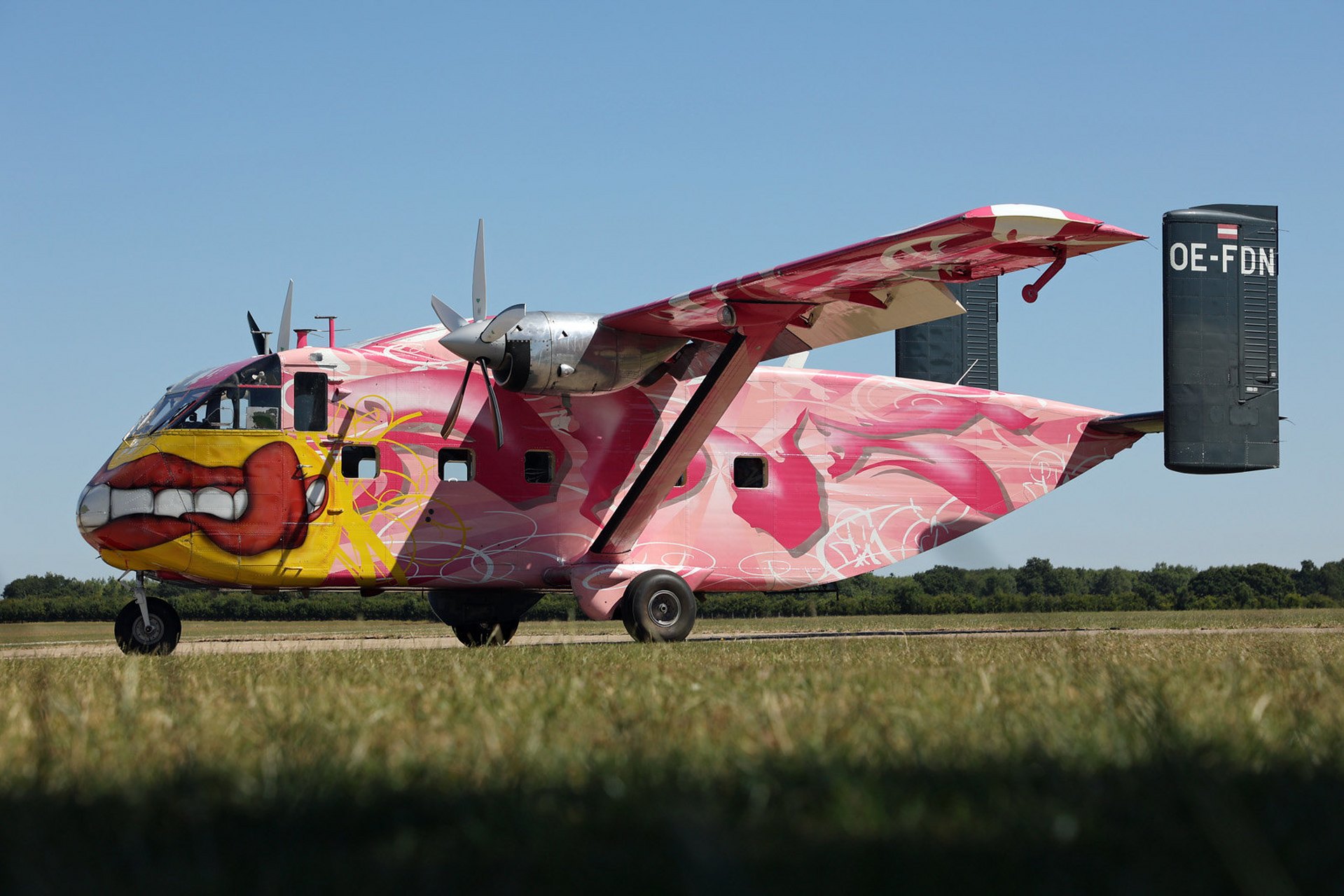 肖特sc.7"空中货车 小型多用途运输机.经常作航空摄影,运动跳伞之用