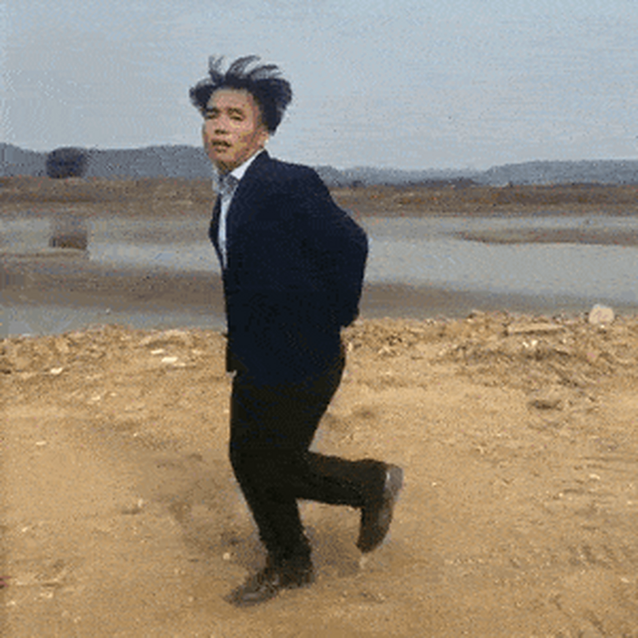 搞笑gif:第二张图这小舞蹈跳得,是有点性感妩媚啊!