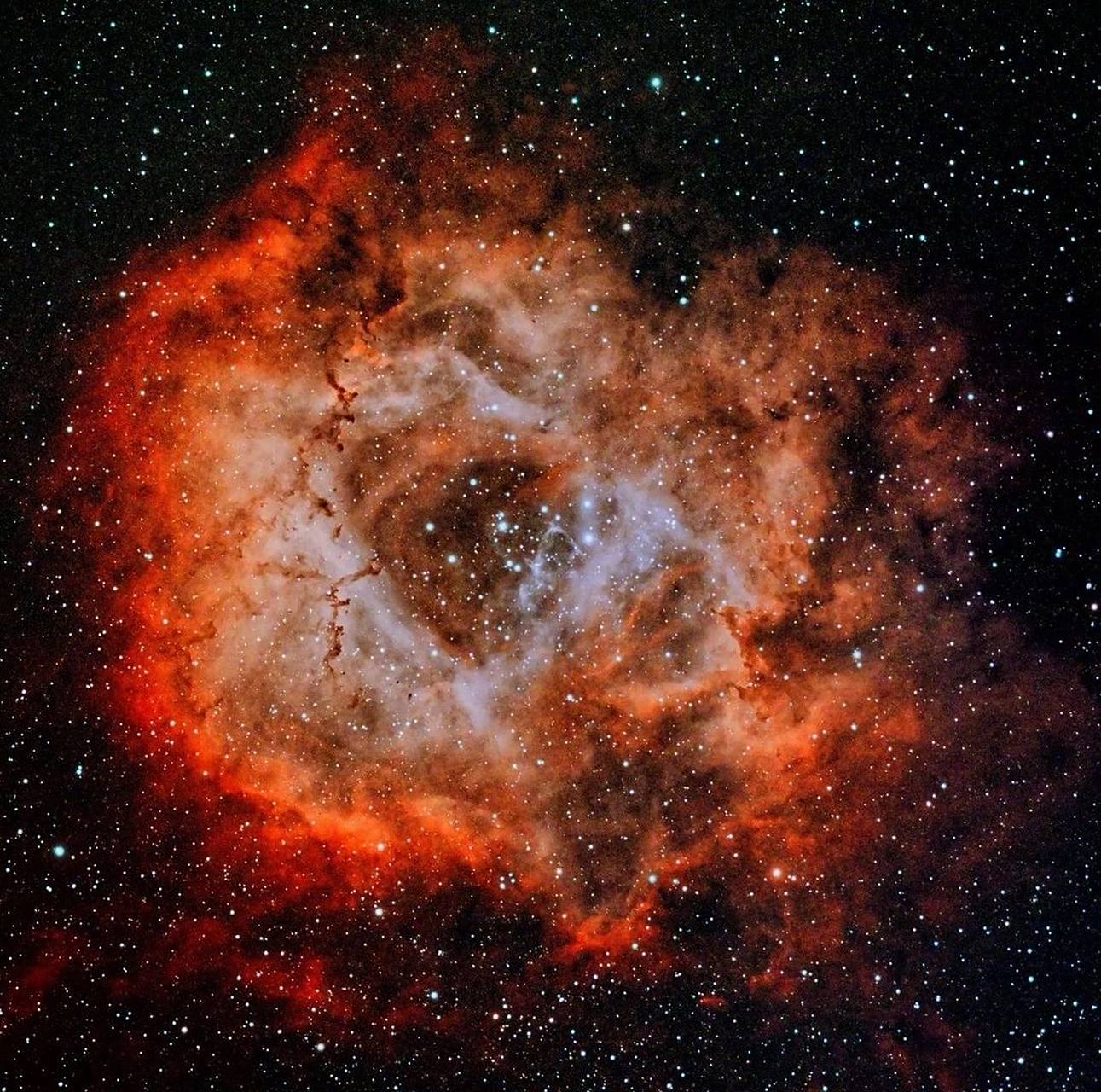 78玫瑰星云(ngc 2237),是一个距离我们3000光年的大型发射星云.