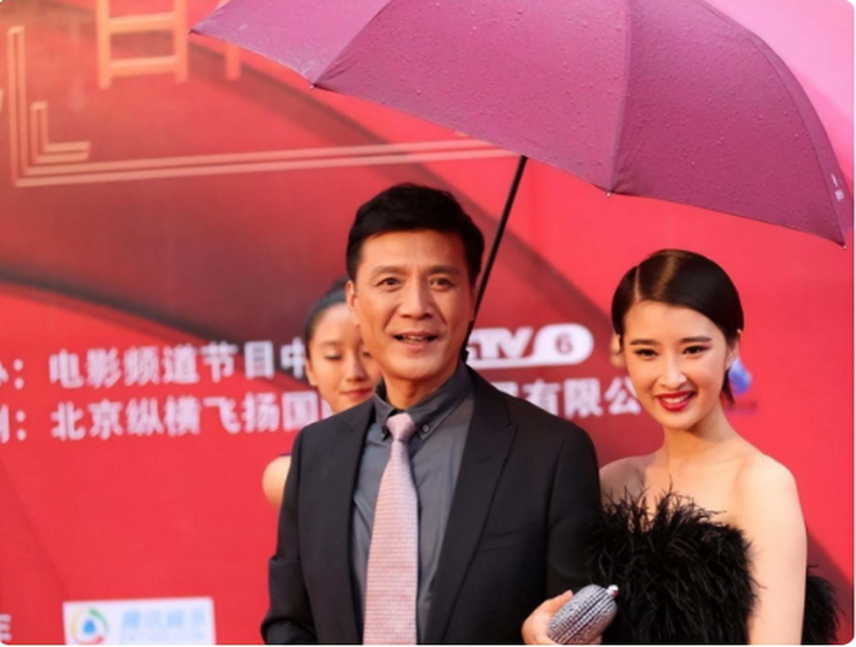 17年,奚望和郭晓然结婚,婚礼上刘之冰严肃对郭晓然说"这是我宠爱了19