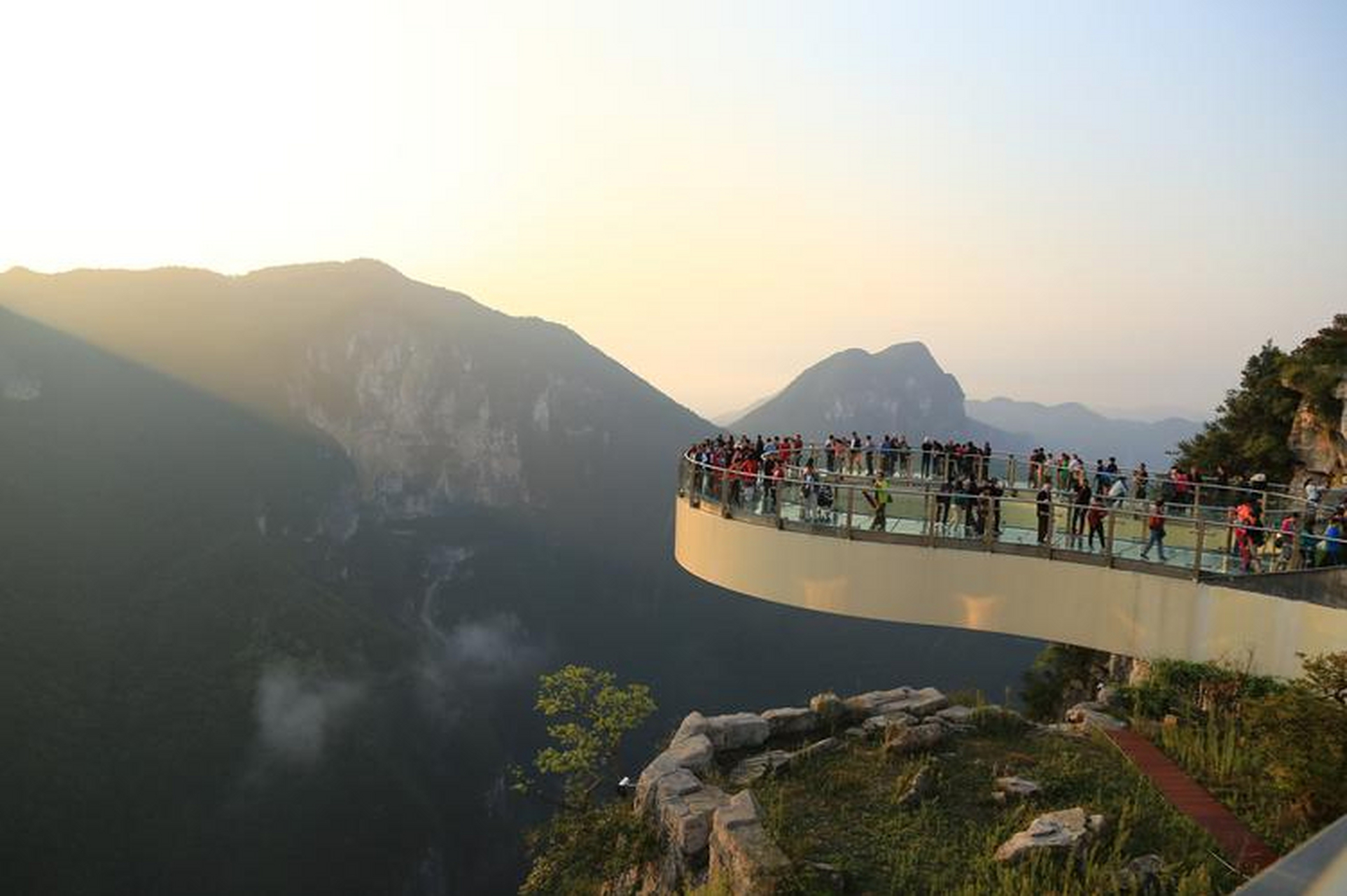 喀斯特地貌的奇观,重庆云阳龙缸景区  龙缸景区,这里的喀斯特地貌简直