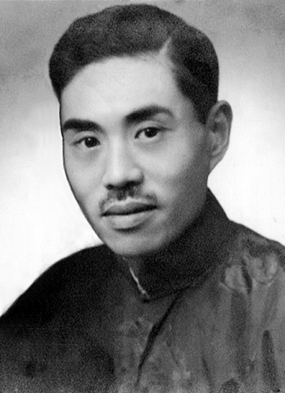 1943年9月8日,大汉奸李士群在床上翻来滚去,捂着肚子大喊难受,随之上