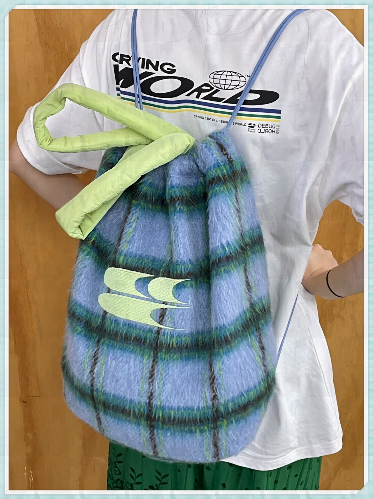 好可爱的蓝绿毛绒绒包包  看看新品毛绒束口抽绳双肩背包秋冬必备毛绒