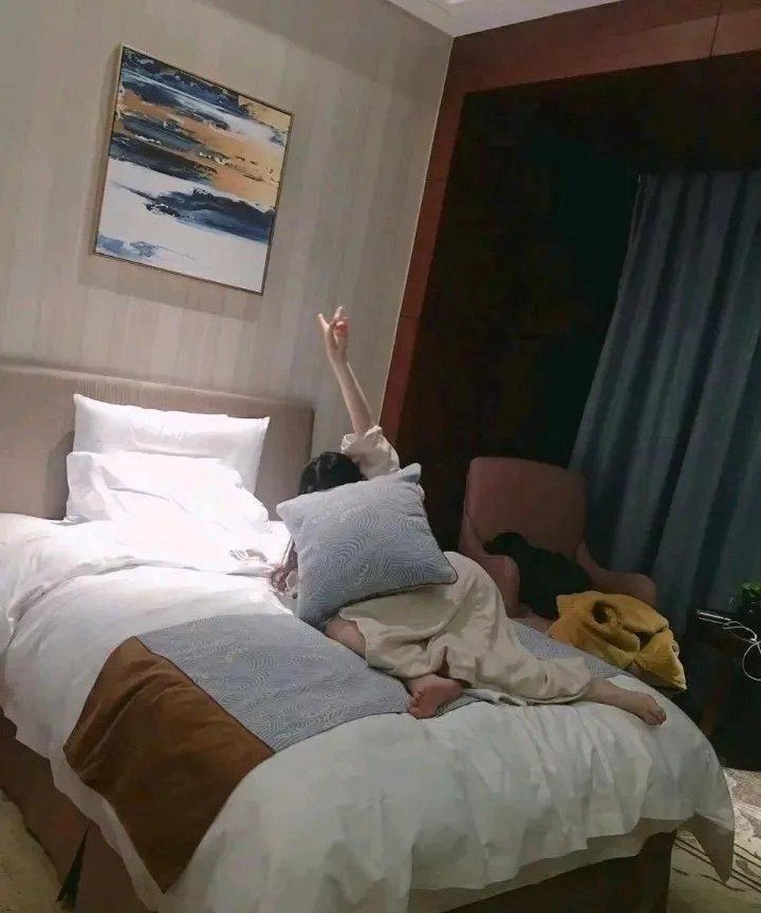 网友:洗澡出来女朋友就这样了,也不知道哪里出了错[嘿哈] #新冠第二波