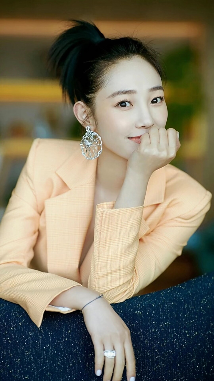 白百何,喜欢吐舌头的女明星.#明星图集# #明星娱乐资讯