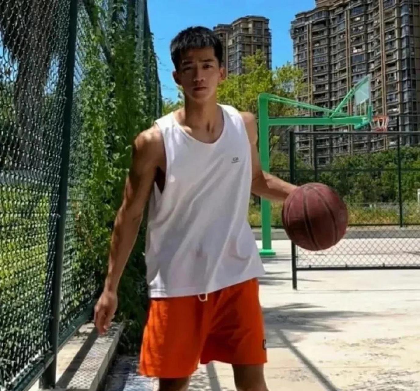 我的青春回忆录#福建网红体育生程钦 你还记