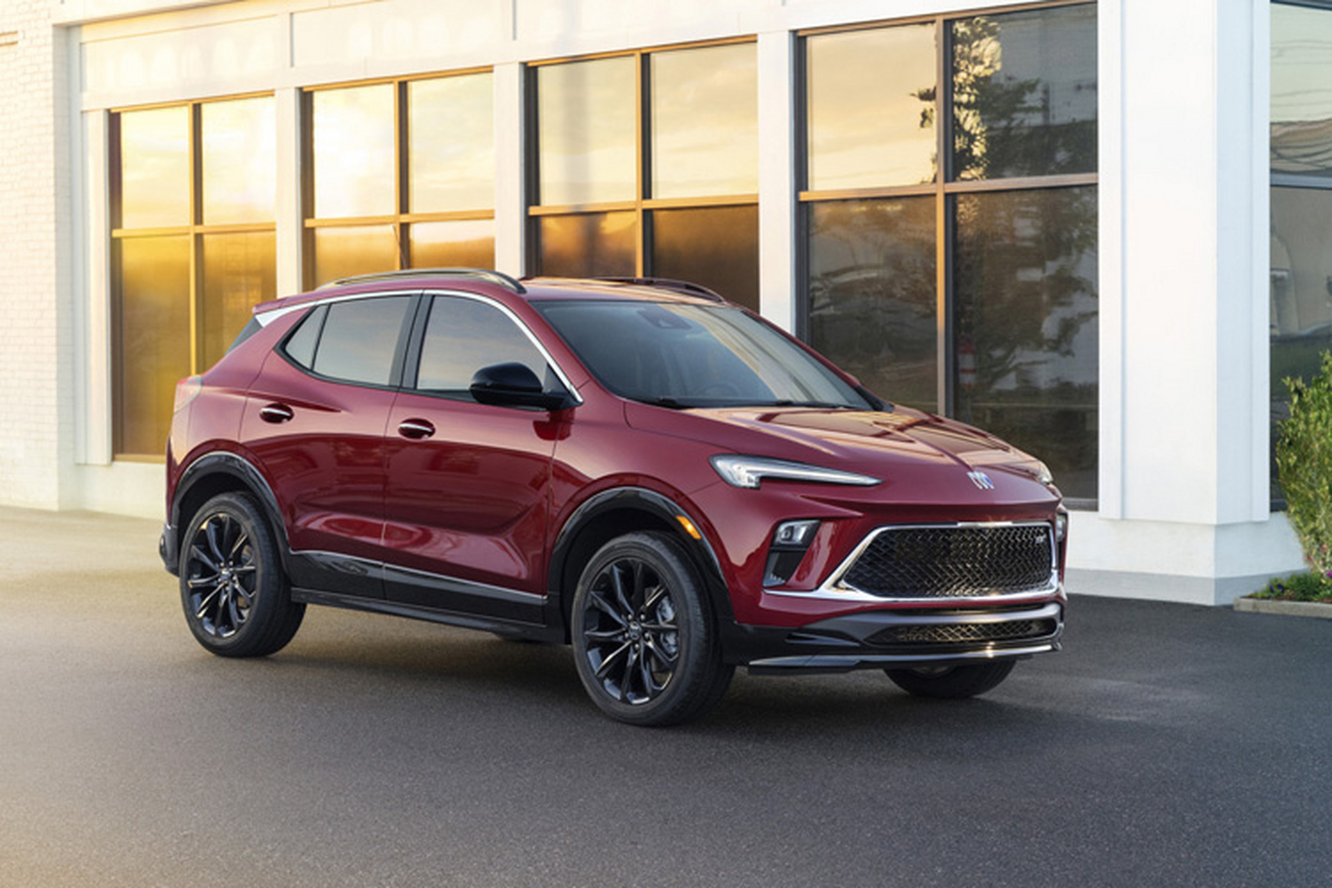 近日,别克汽车发布了全新encore gx的官图,该车在国内市场即为即将