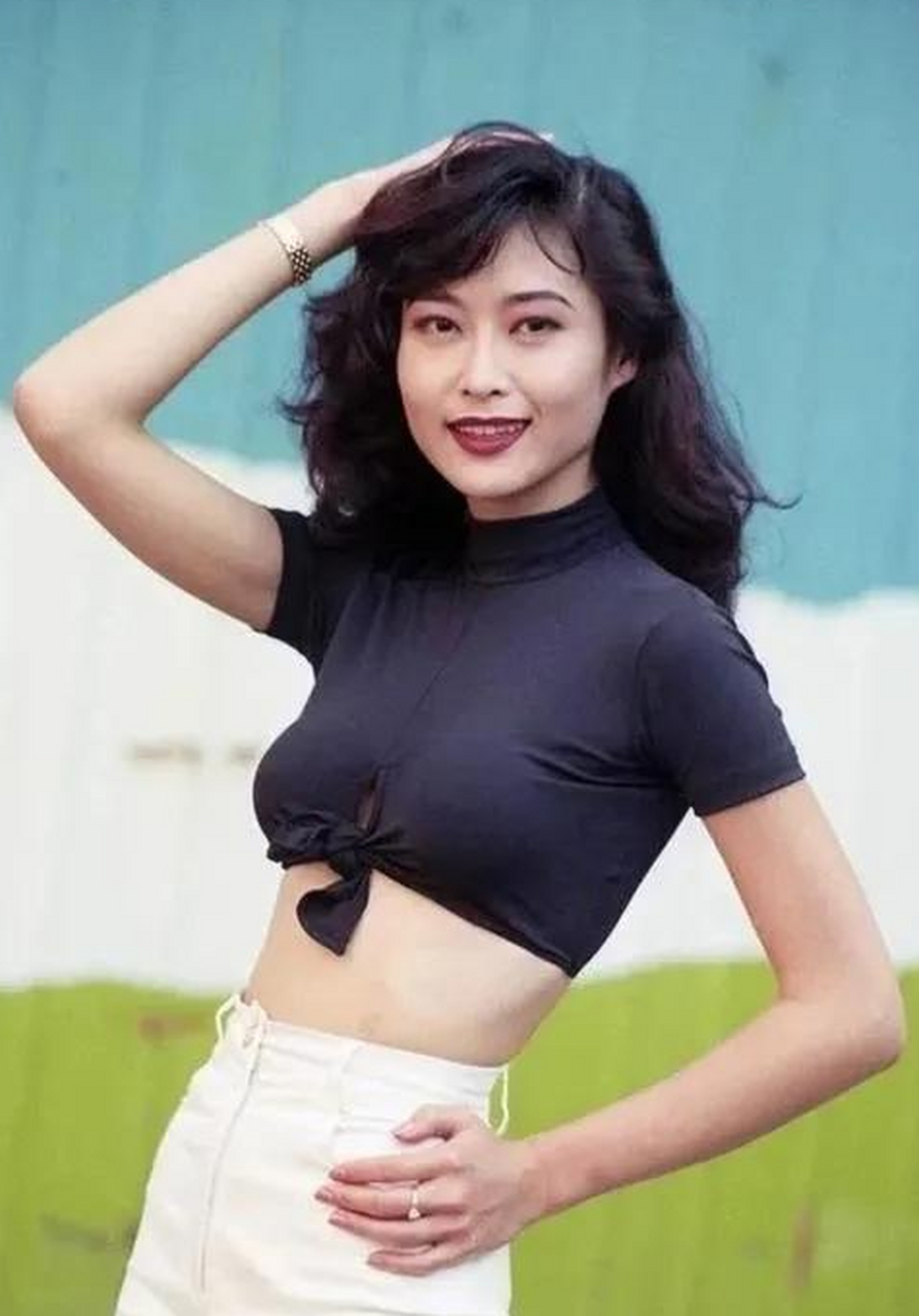 美女叶玉卿,中国香港女演员,性感女神,身材苗条,丰腴唯美