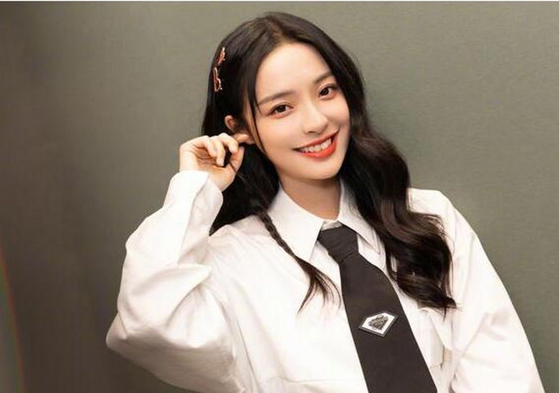 【李莎旻子:我恋爱了】7日,李莎旻子在个人社交平台上为自己的节目做