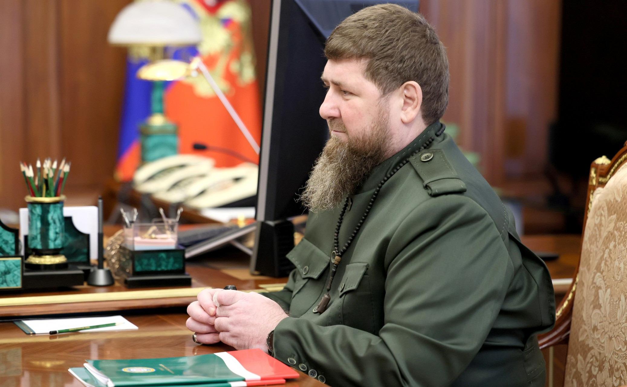 车臣总统卡德罗夫10月31日在会上指示内务部和国民近卫军领导,如果