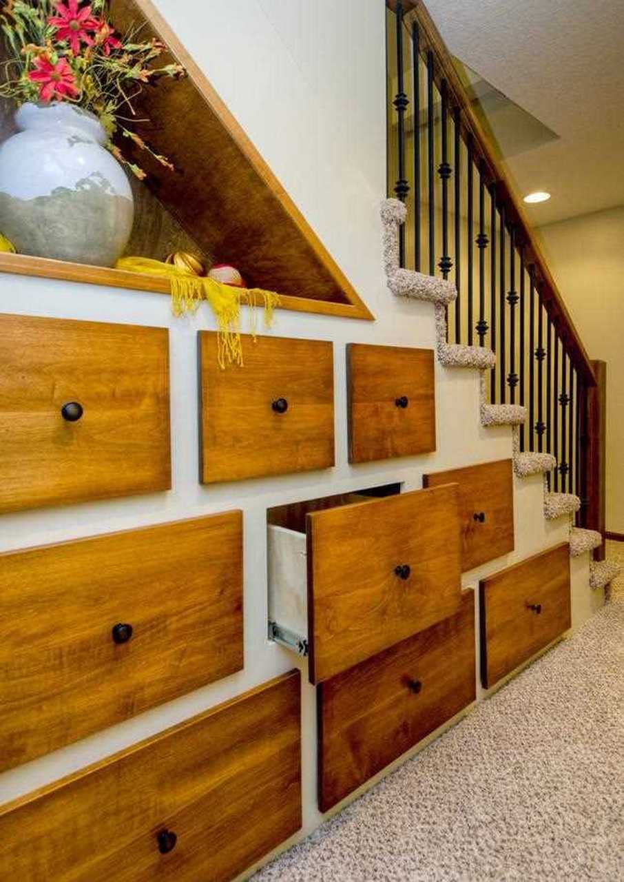 家居装修时楼梯下的柜子可以这么设计!